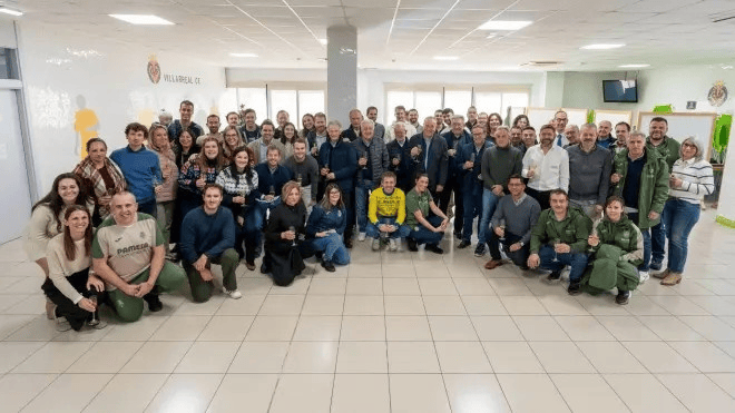 比利亚雷亚尔圣诞祝酒会：总结过往，剑指欧冠与热门球员新征程